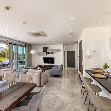 Fig Tree Bay Residences 6 *