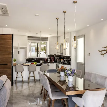 Villa Fig Tree Bay Residences 6 *