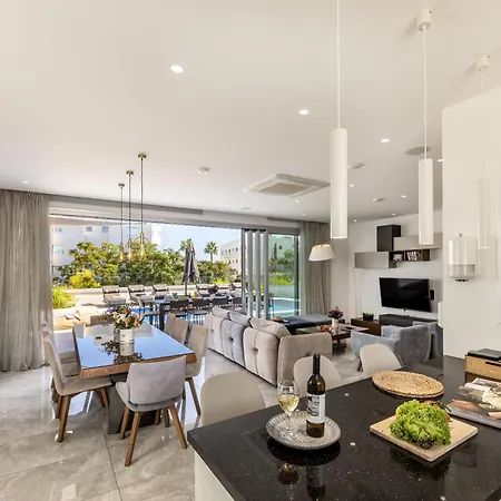 וילה Fig Tree Bay Residences 6 *