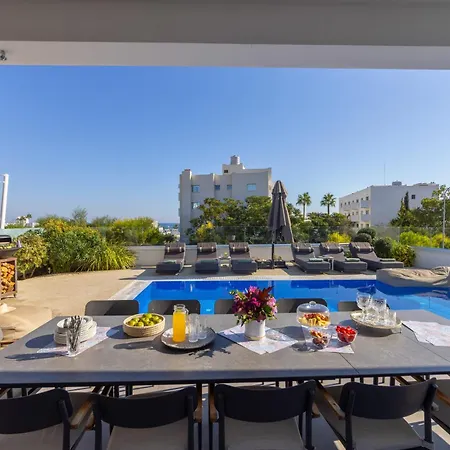 Fig Tree Bay Residences 6 *