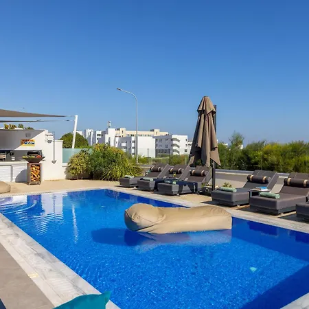 Fig Tree Bay Residences 6 *