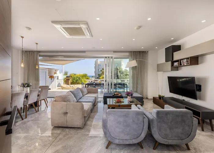 Fig Tree Bay Residences 6 *