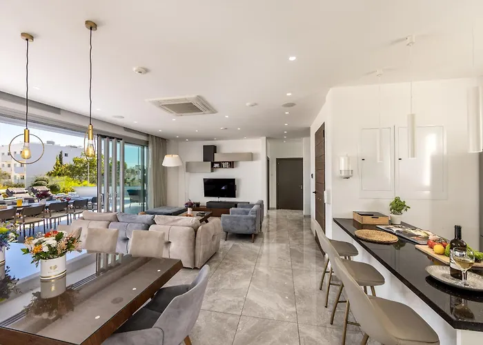 Fig Tree Bay Residences 6 *