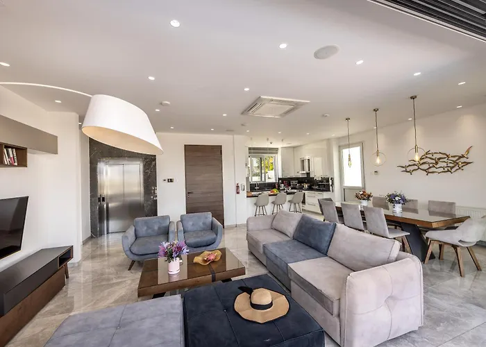 Villa Fig Tree Bay Residences 6