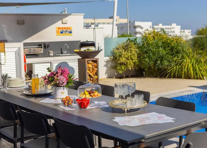 Villa Fig Tree Bay Residences 6 *