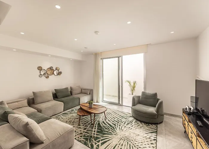 Fig Tree Bay Residences 6 *