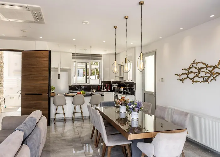 Villa Fig Tree Bay Residences 6 *