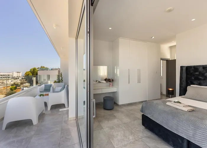 Fig Tree Bay Residences 6 *