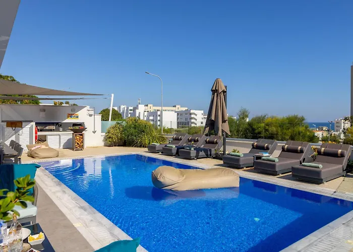 Fig Tree Bay Residences 6 *