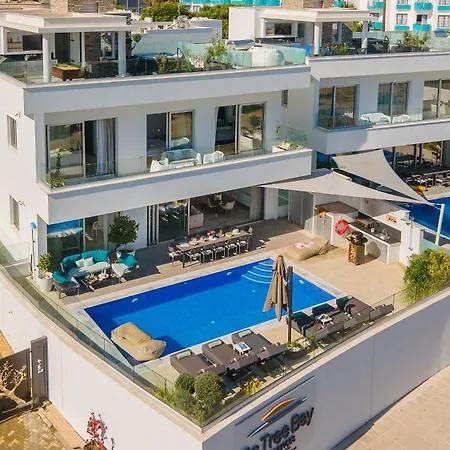 Villa Fig Tree Bay Residences 6 *