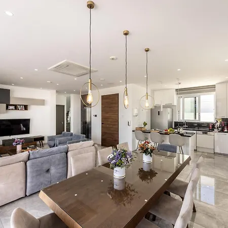 Fig Tree Bay Residences 6 *